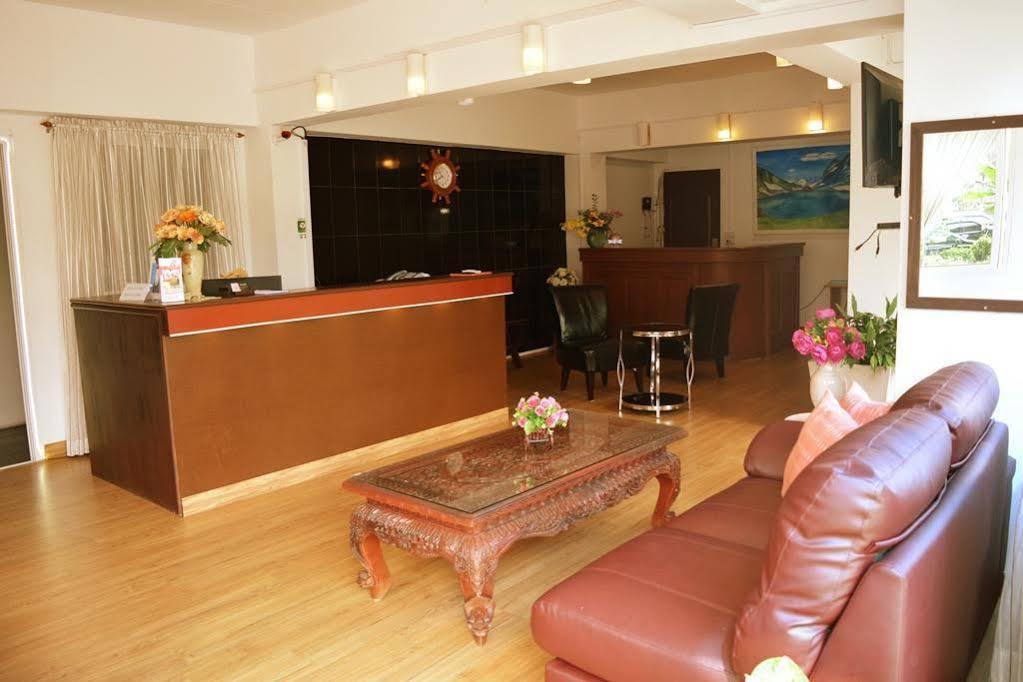 Hotel De Ratt Phuket Zewnętrze zdjęcie